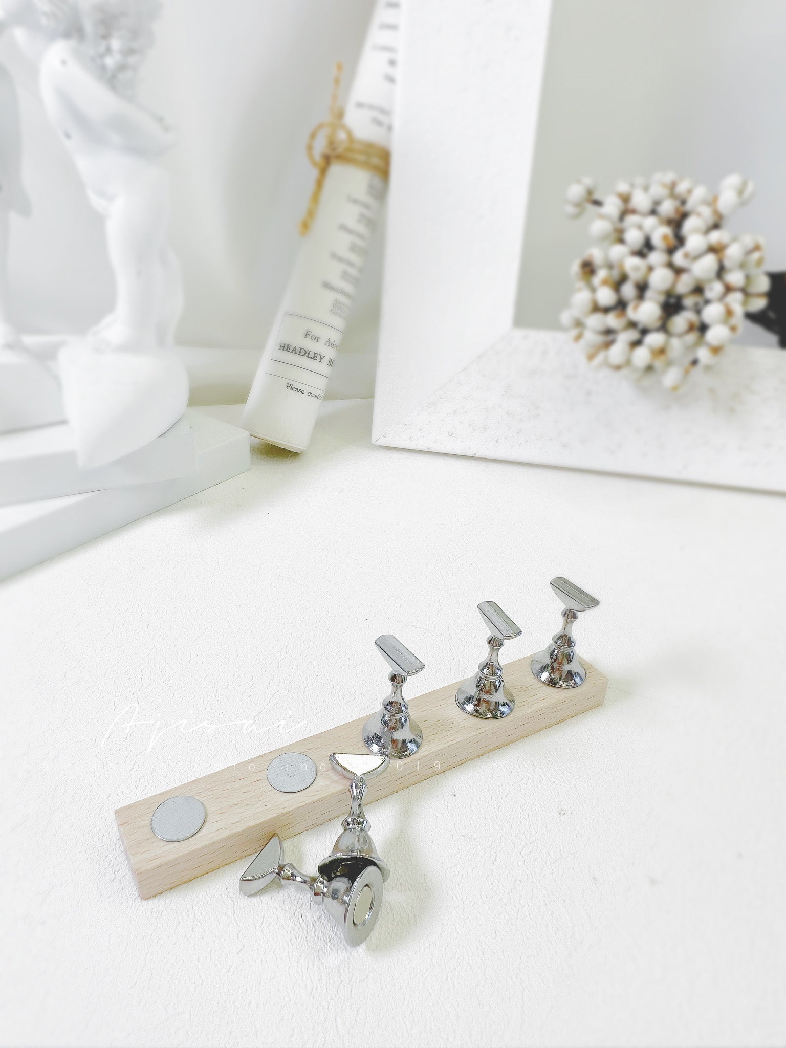 AJISAI Nail Tools - Nail Tip Holder w/ Magnet