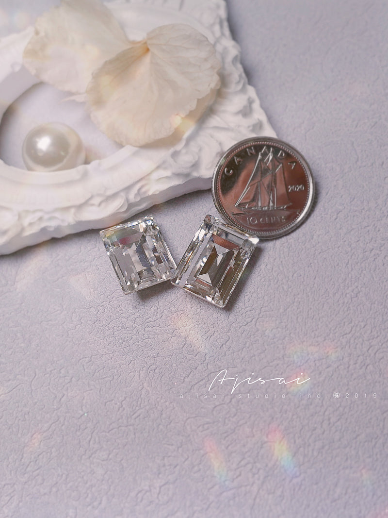 AJISAI Pointed Back Crystal - Step Cut