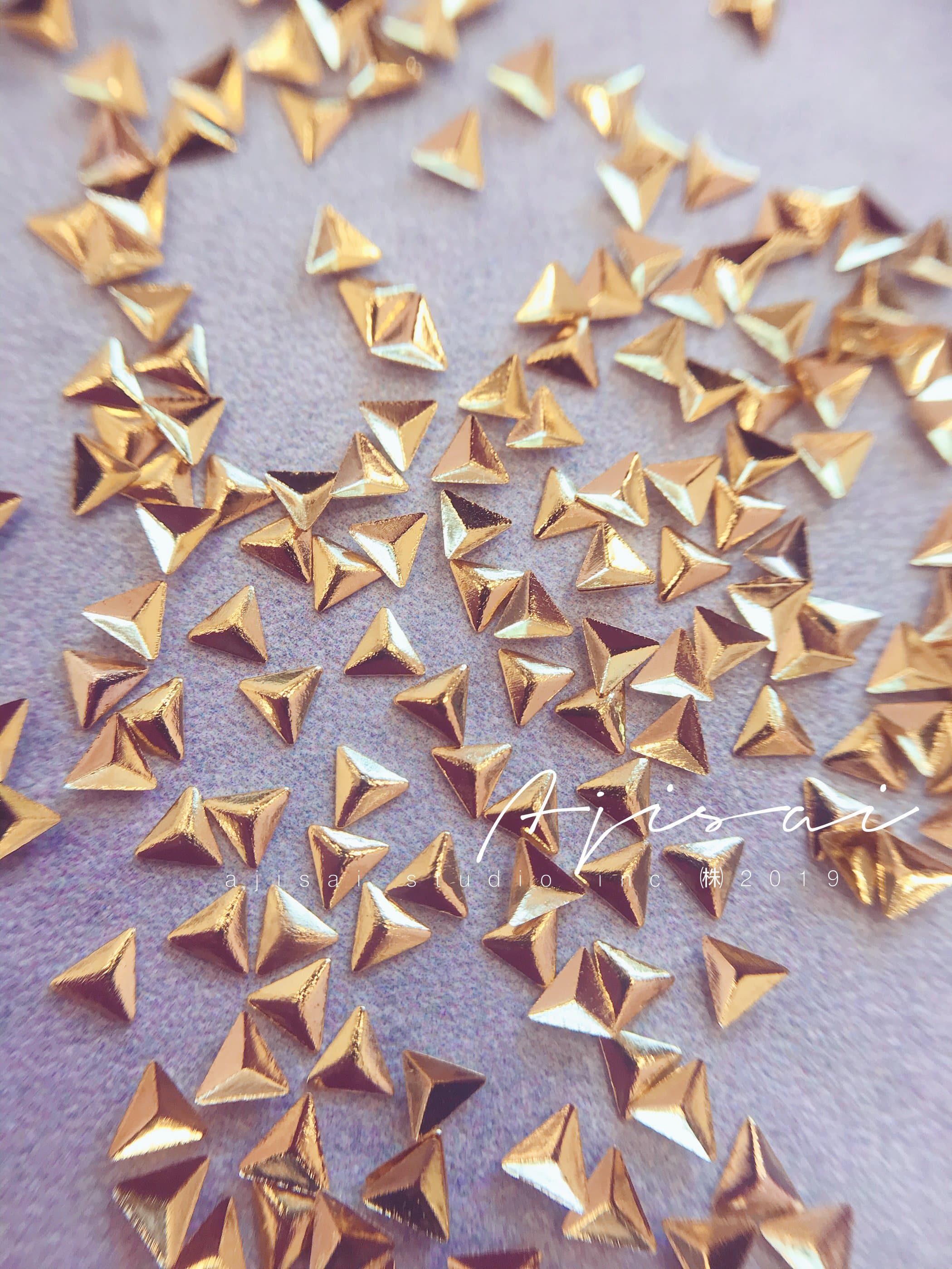 AJISAI Regular Triangle Metal Rivet
