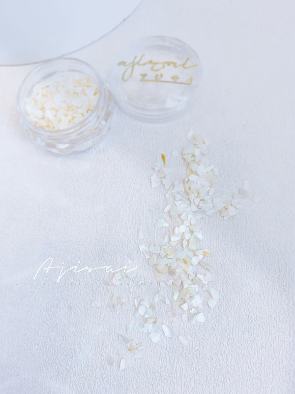 AJISAI Nail Art - Mini White Shell Chips