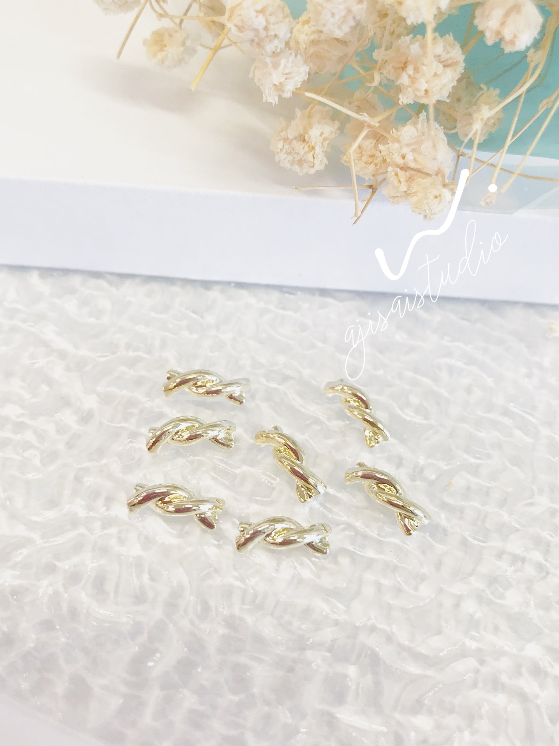 AJISAI Charm - Light Gold Twist Collection