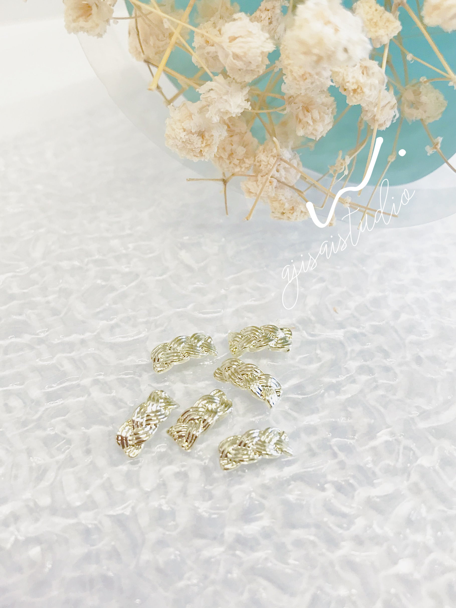 AJISAI Charm - Light Gold Twist Collection